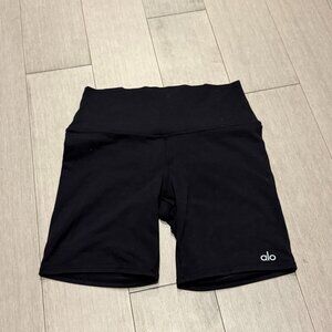 Alo 7" High-Waist Biker Short Black Size S